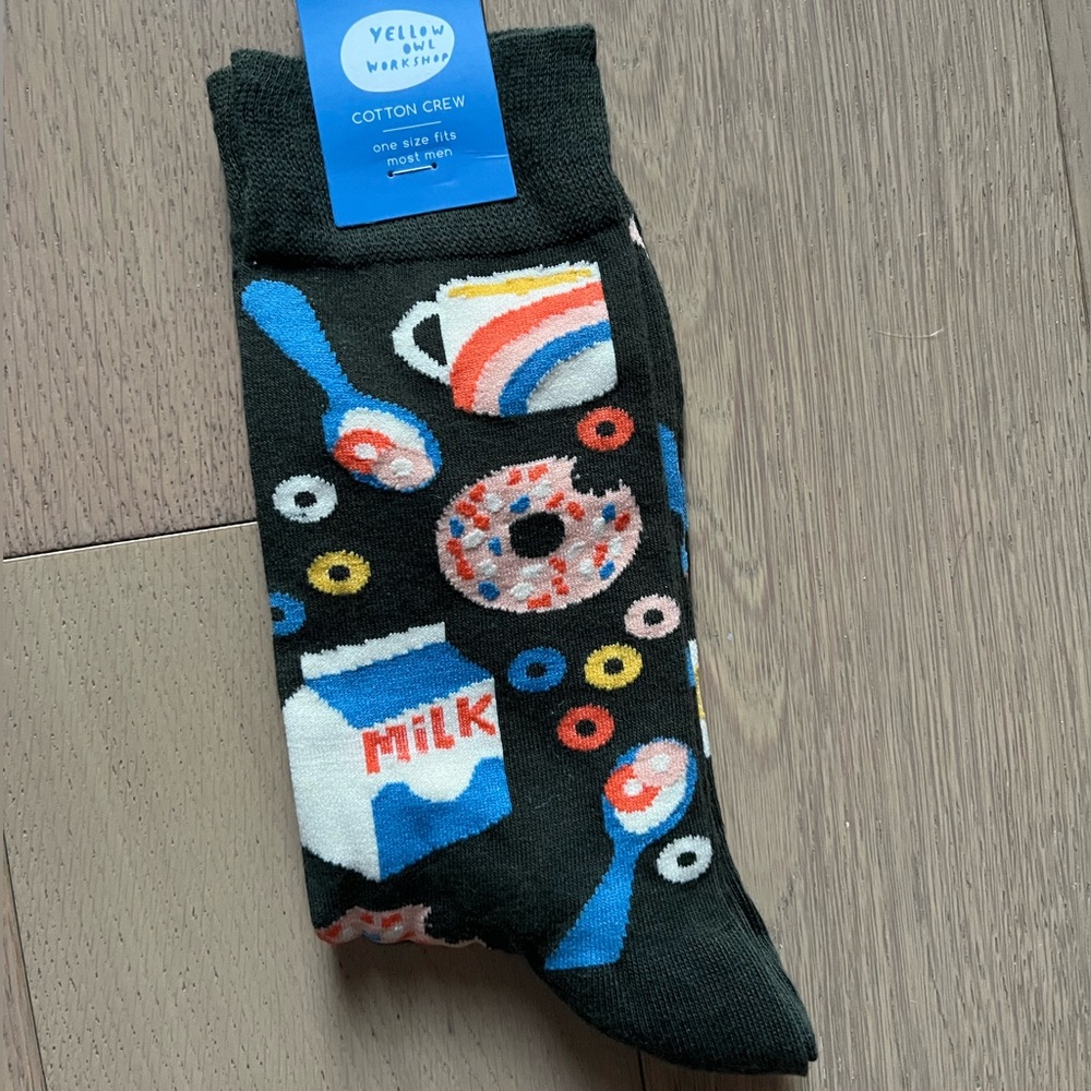 NWT Yellow owl workshop men’s socks one size cereal breakfast eggs